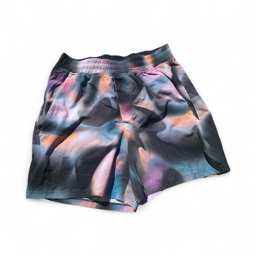 Men’s Lululemon Pace Breaker liner-less shorts